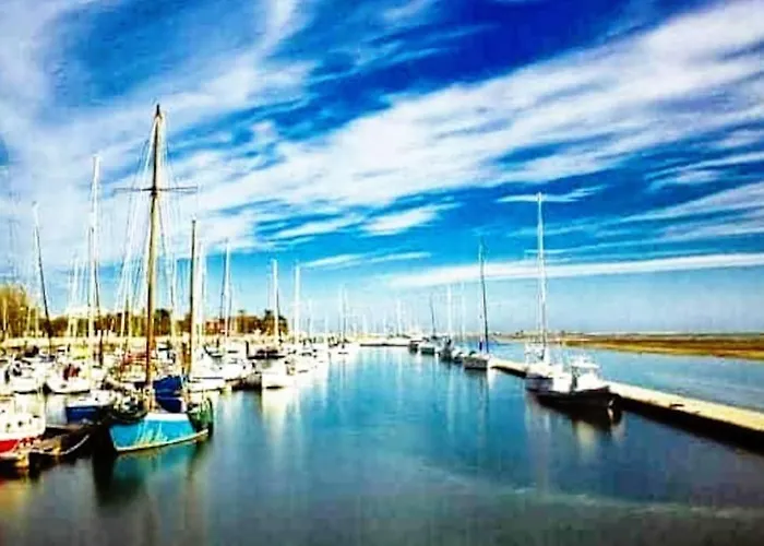 A Gaivota Ria Formosa Waterfront Lux Apart With Pool, Olhao, Algarve
